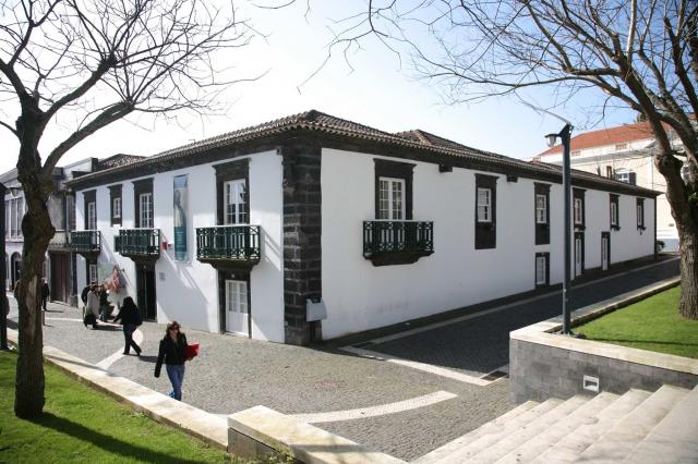 Exposição sobre Teófilo Braga em Ponta Delgada prolonga-se até 14 de setembro