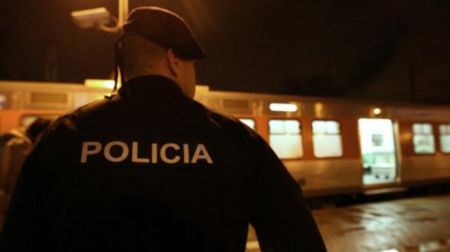 Agente da PSP morre em despiste de carro patrulha em Sacavém