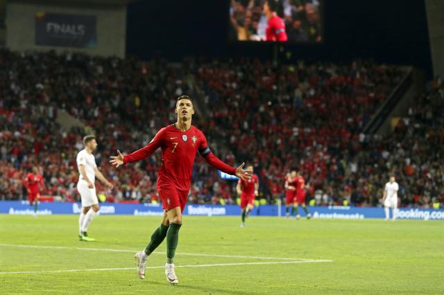 'Penta' Ronaldo lidera lista lusa com 10 repetentes e 16 estreantes