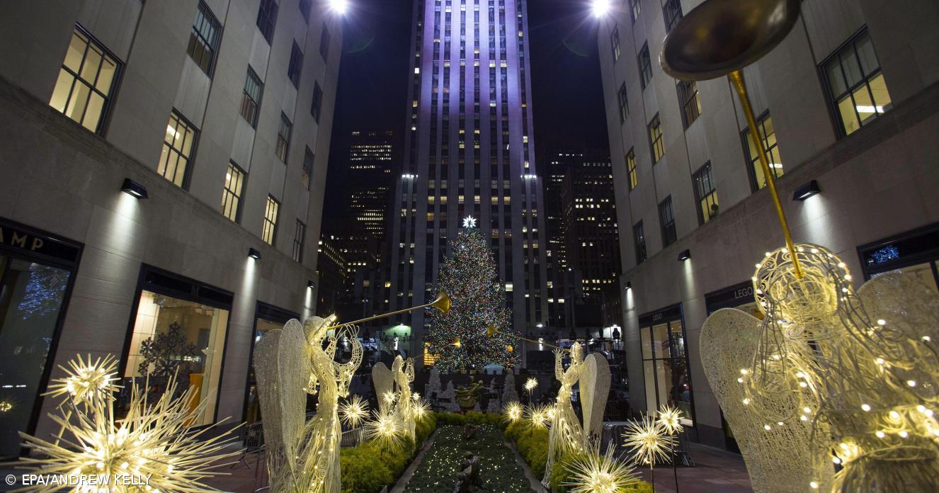Árvore do Rockefeller Center ilumina manifestações por Eric Garner em