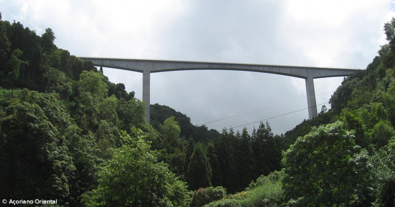 Homem suicida-se em ponte na SCUT do Nordeste - AÃ§oriano Oriental