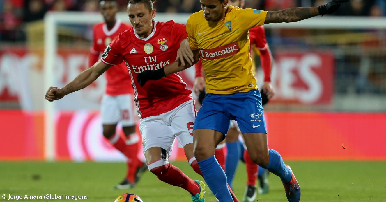 Benfica Vence Estoril-Praia E Retoma Vantagem De Quatro Pontos No Topo ...