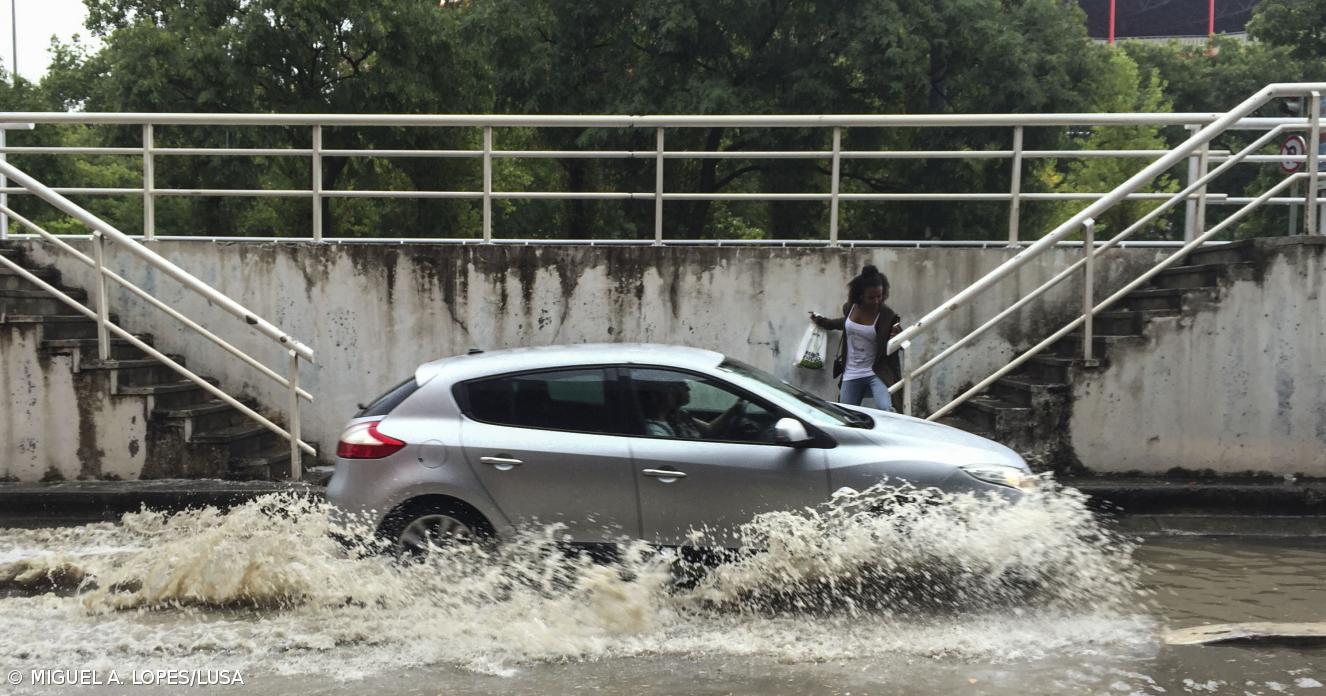 Chuva Forte Provocou Numa Hora Mais De Inunda Es Em Lisboa E