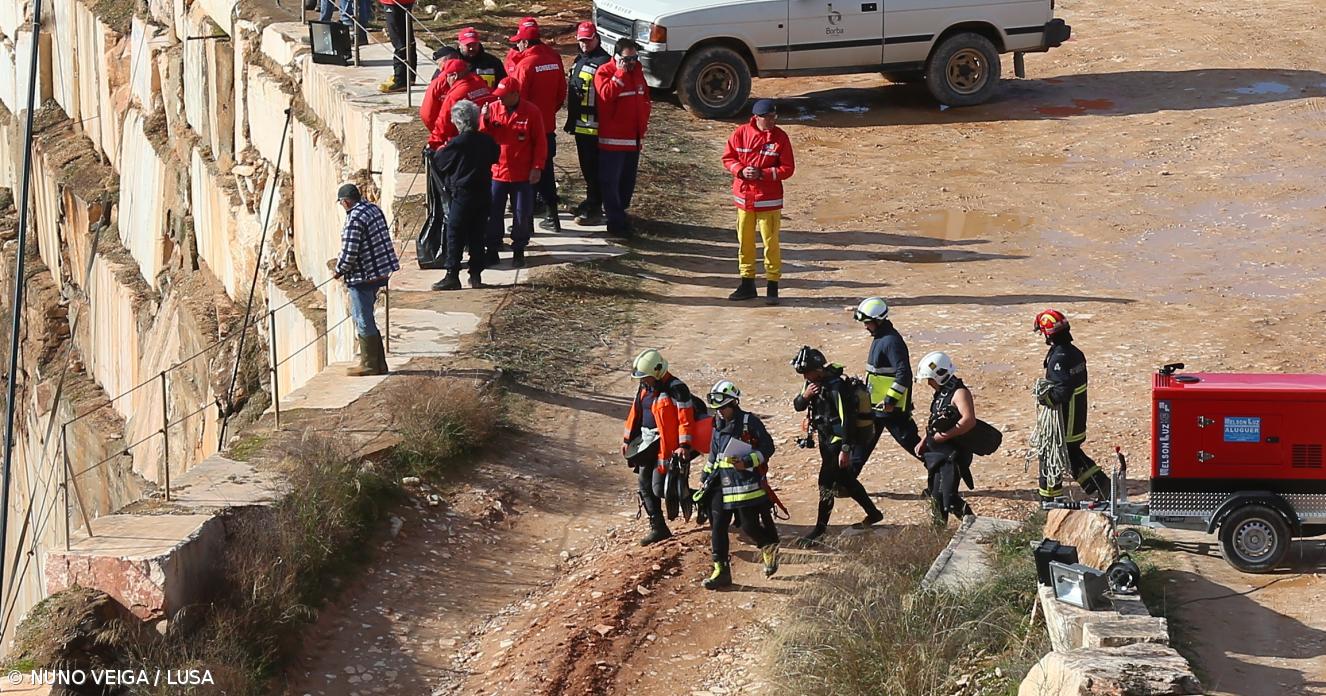 Polícia Judiciária está hoje no local a proceder a ...