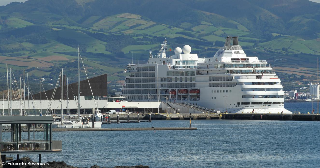 Governo dos Açores contra cobrança de ecotaxa a turistas de navios  cruzeiros —